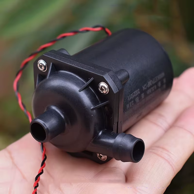 Pompe à eau submersible silencieuse à impulsion centrifuge sans balais DC 18V 20V 24V 432L/H Micro p