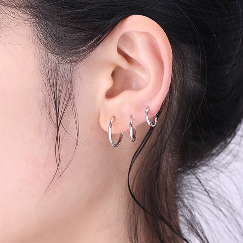 1 Paire de Boucles d'Oreilles Simples et Fines en Acier Inoxydable pour Femme/Homme, Petits Cercles Anti-allergiques pour Cartilage et Tragus