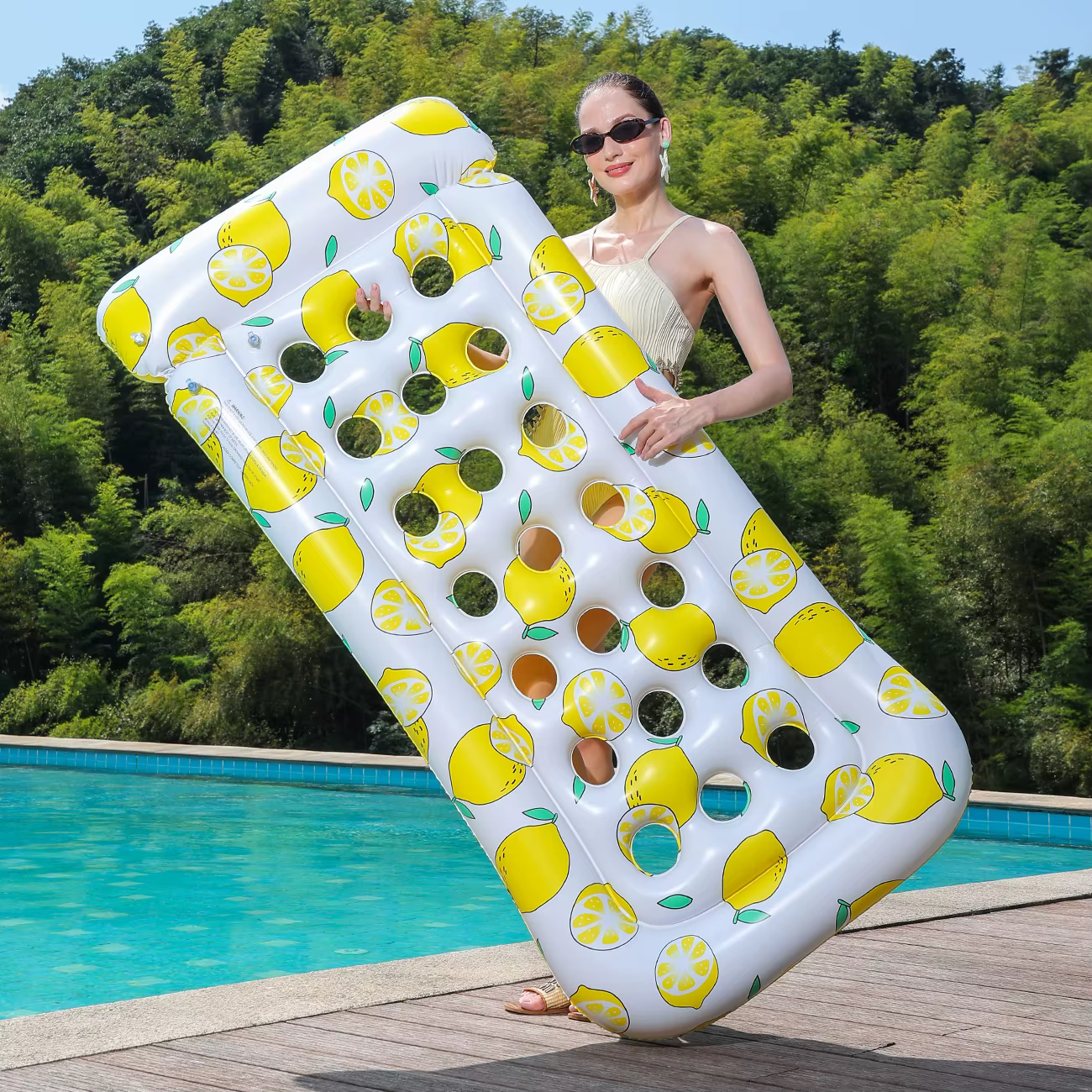 1 chaise longue de piscine et flotteurs gonflables, idéaux pour flotter dans les piscines et pour les fêtes estivales à la plage et en plein air.