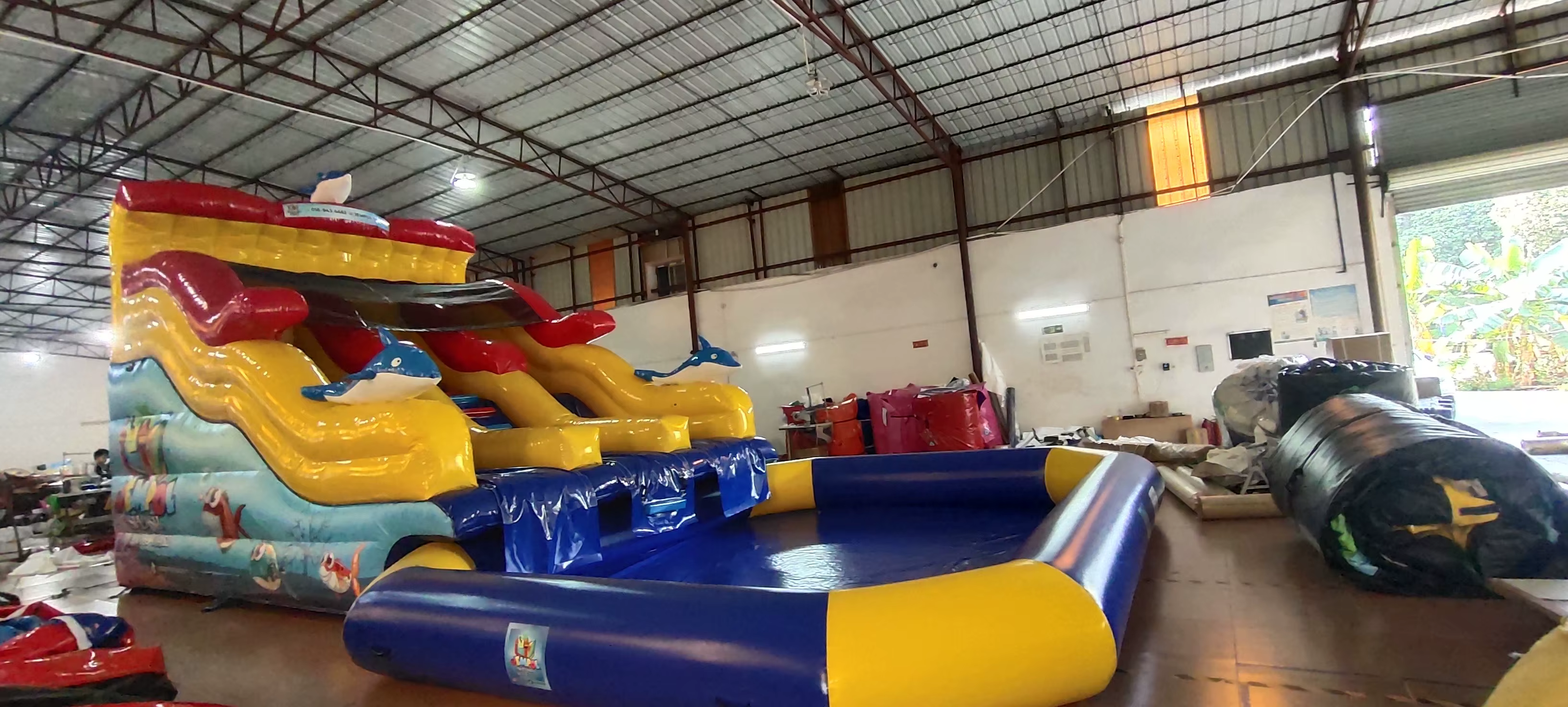 Toboggan aquatique gonflable géant commercial 6x4.5x4.5m avec piscine pour la location commerciale - Offre spéciale