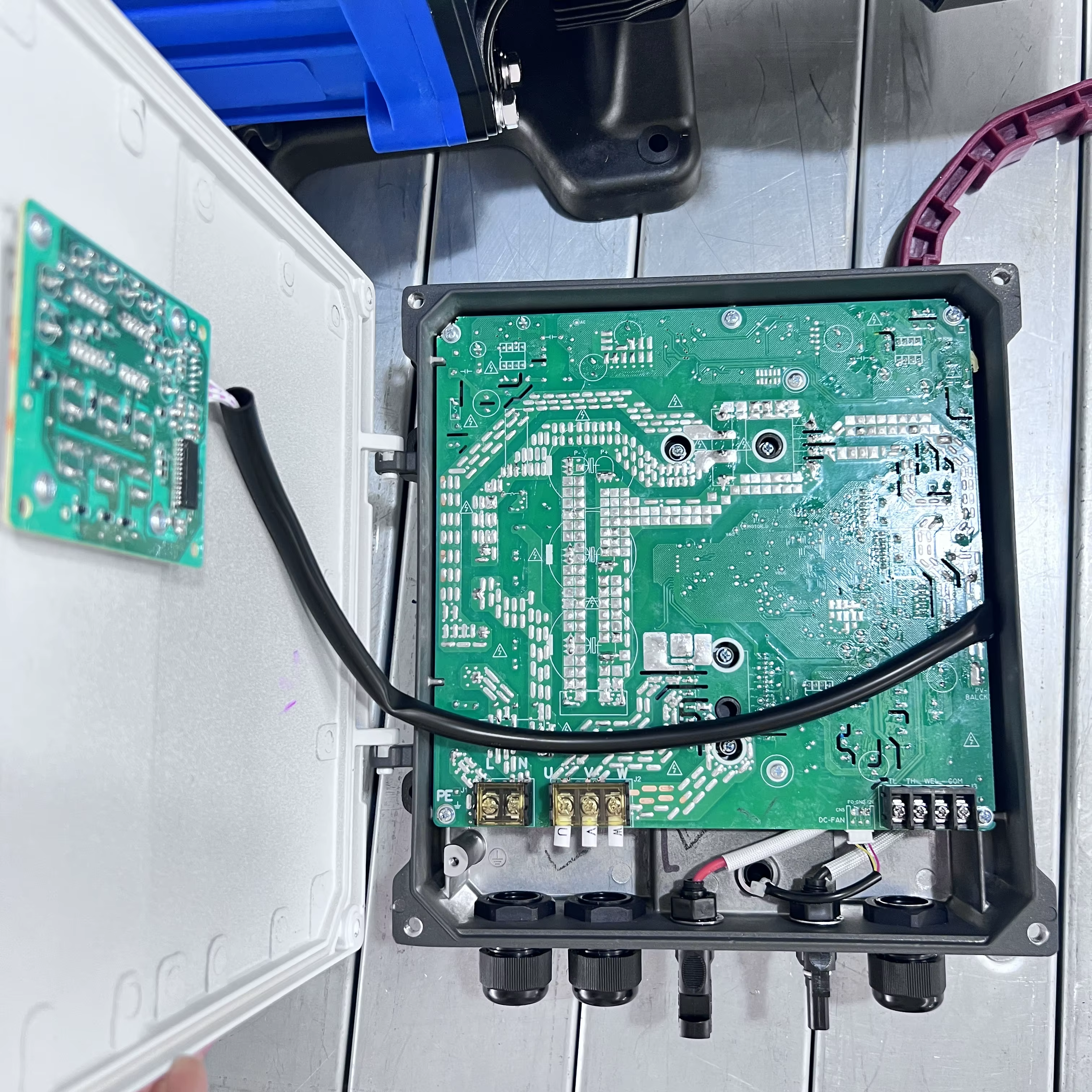 Pompe à eau haute pression à énergie solaire hybride 4 '3HP DC AC