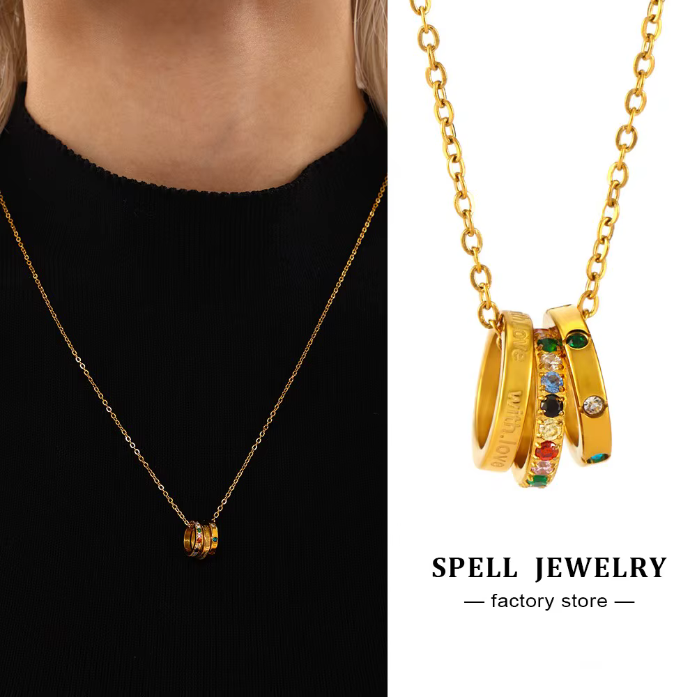 Collier chaîne pour femme en acier inoxydable avec triple pendentif rond plaqué or, étanche, avec breloques