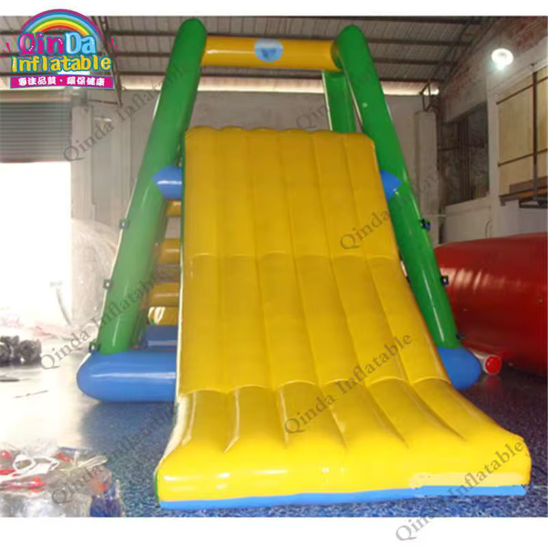 Glissière d'eau gonflable de flotteur de piscine faite sur commande