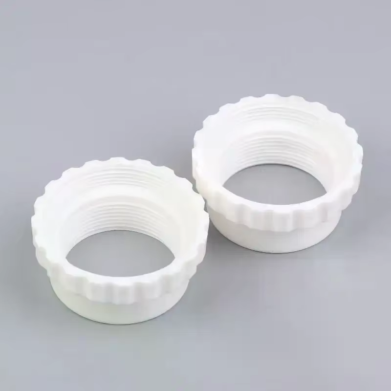 Connexions en plastique pour piscine hors sol