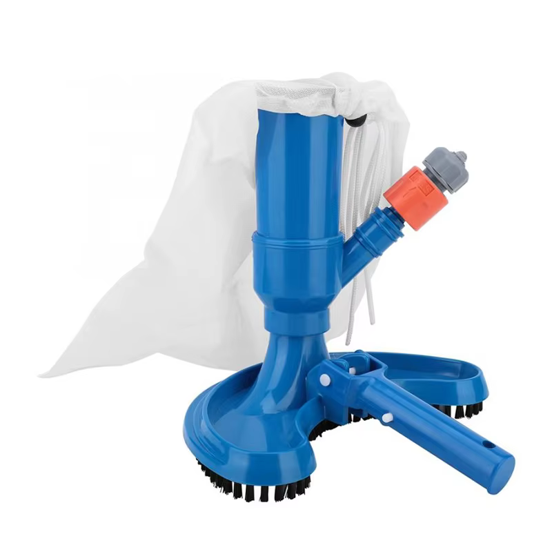 Aspirateur de piscine portable en forme de croissant bleu