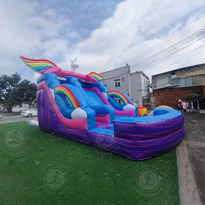 Grand toboggan aquatique gonflable sur le thème de la licorne arc-en-ciel pour filles