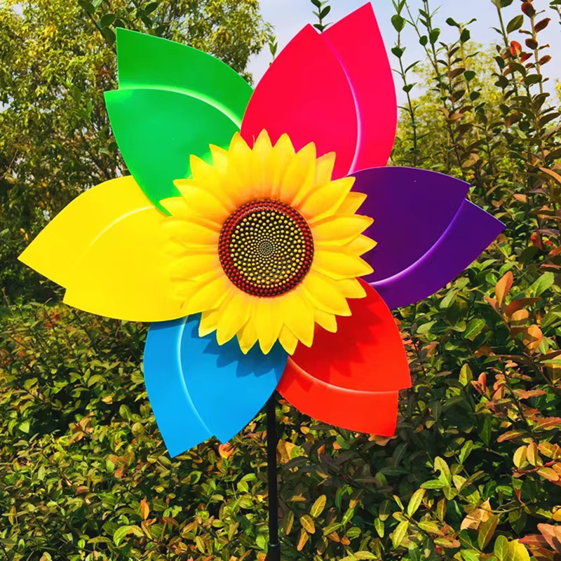 Piquet rotatif de moulin à vent de tournesol, moulinet de fleur de pelouse debout, décor de pique-nique de cour de jardin, fête en plein air