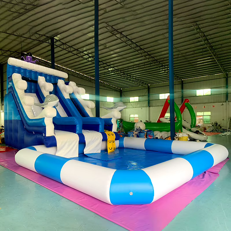 Toboggan aquatique gonflable géant commercial blanc avec piscine