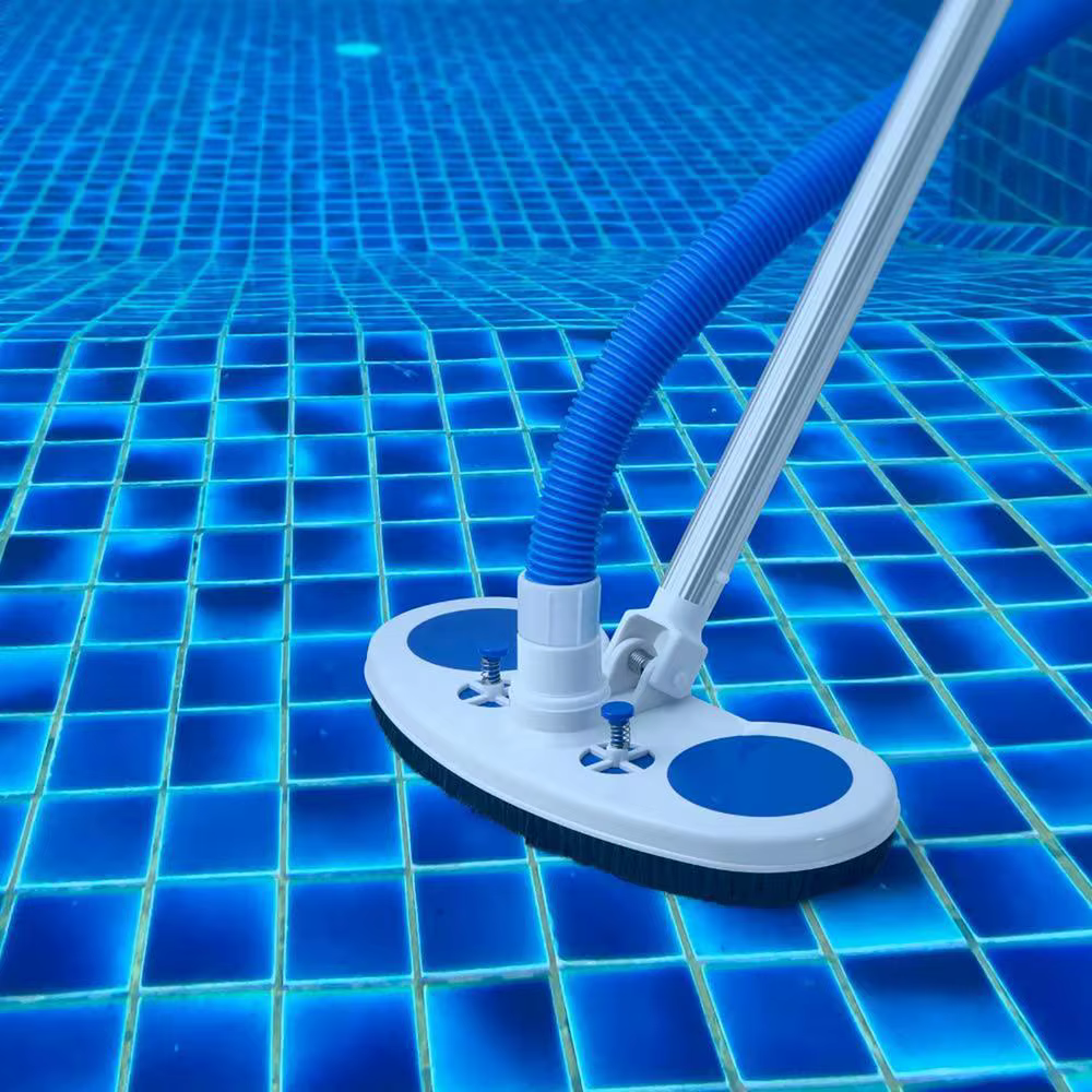 Tête d'aspiration de piscine avec brosse