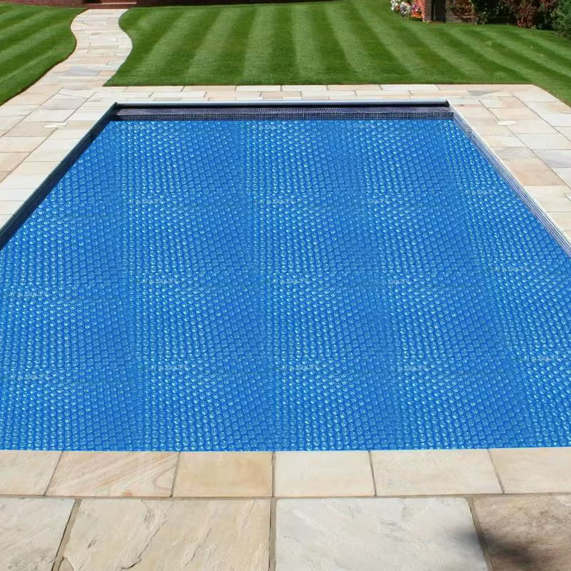 Couverture solaire pour piscine