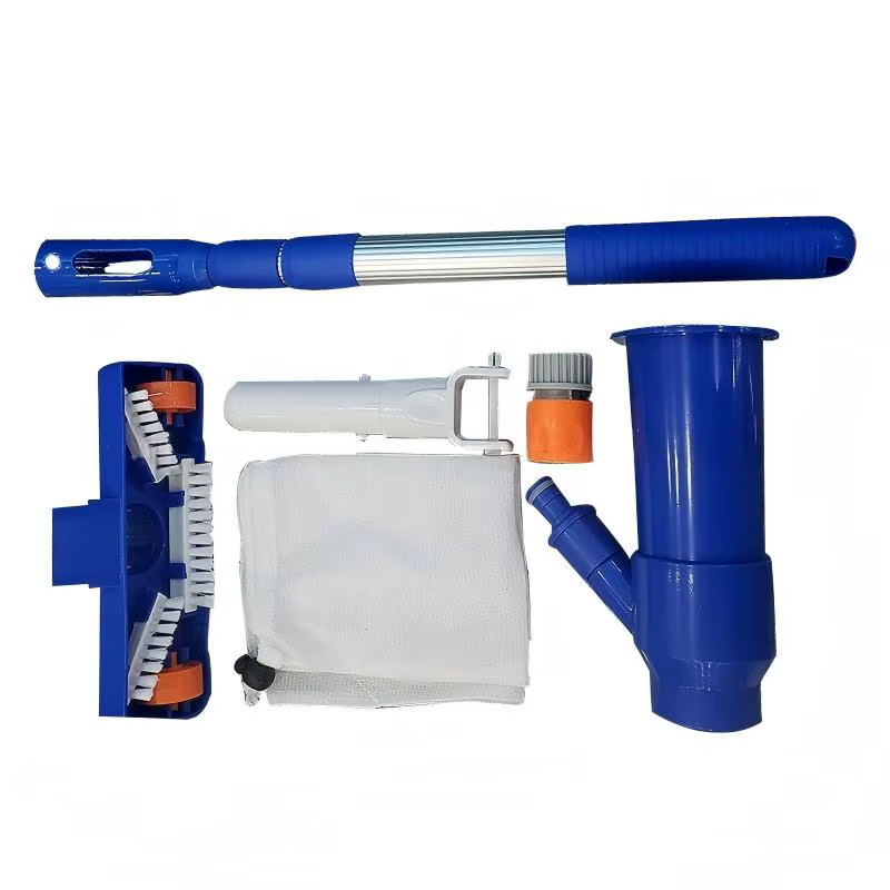 Aspirateur de piscine