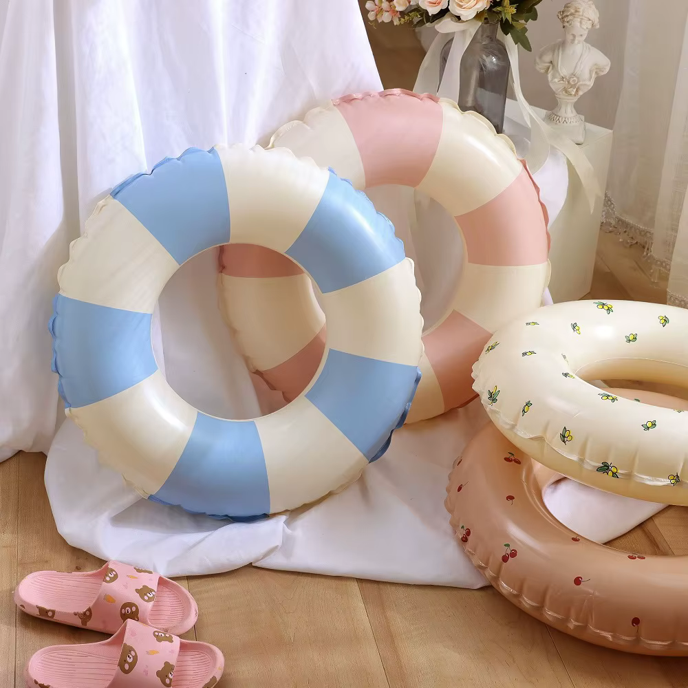 Anneau de natation gonflable en forme de beignet