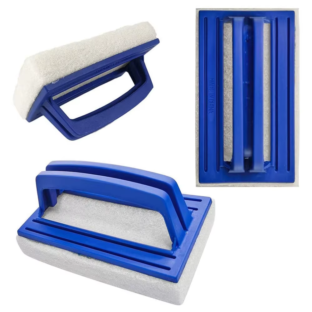 Brosse de nettoyage pour parois de piscine