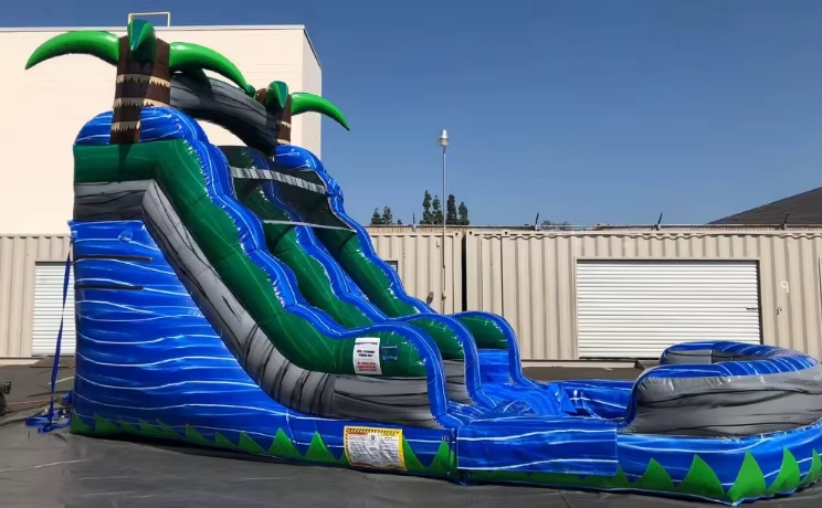 Toboggan aquatique de 18 pieds