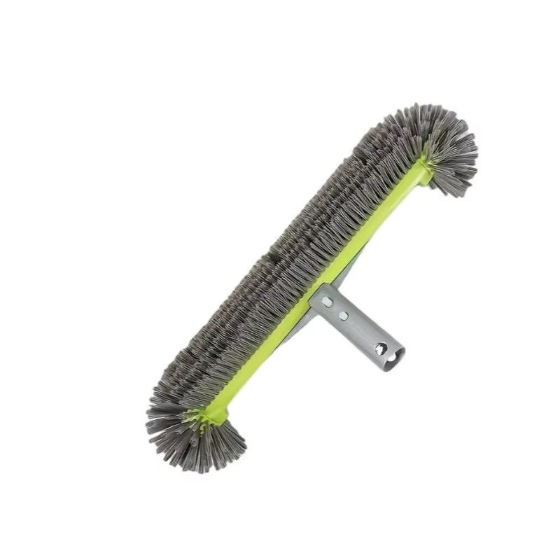 Tête de brosse de piscine en aluminium robuste de 17.5 pouces