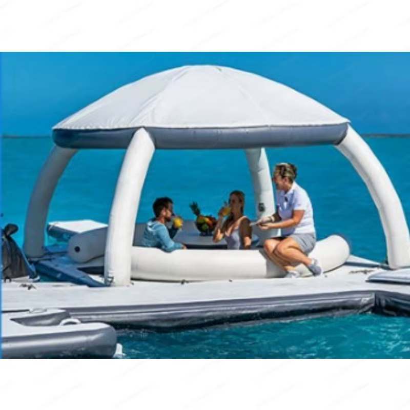 Île flottante gonflable avec auvent