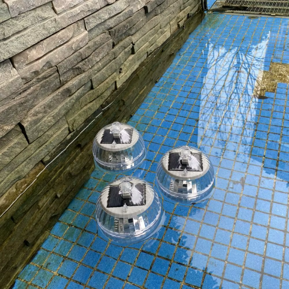 Lampe solaire flottante pour piscine
