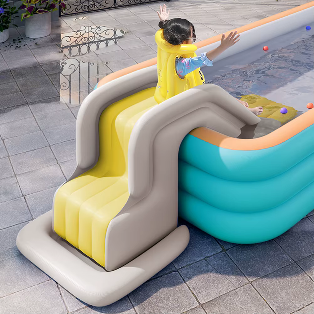 Toboggan aquatique gonflable compact