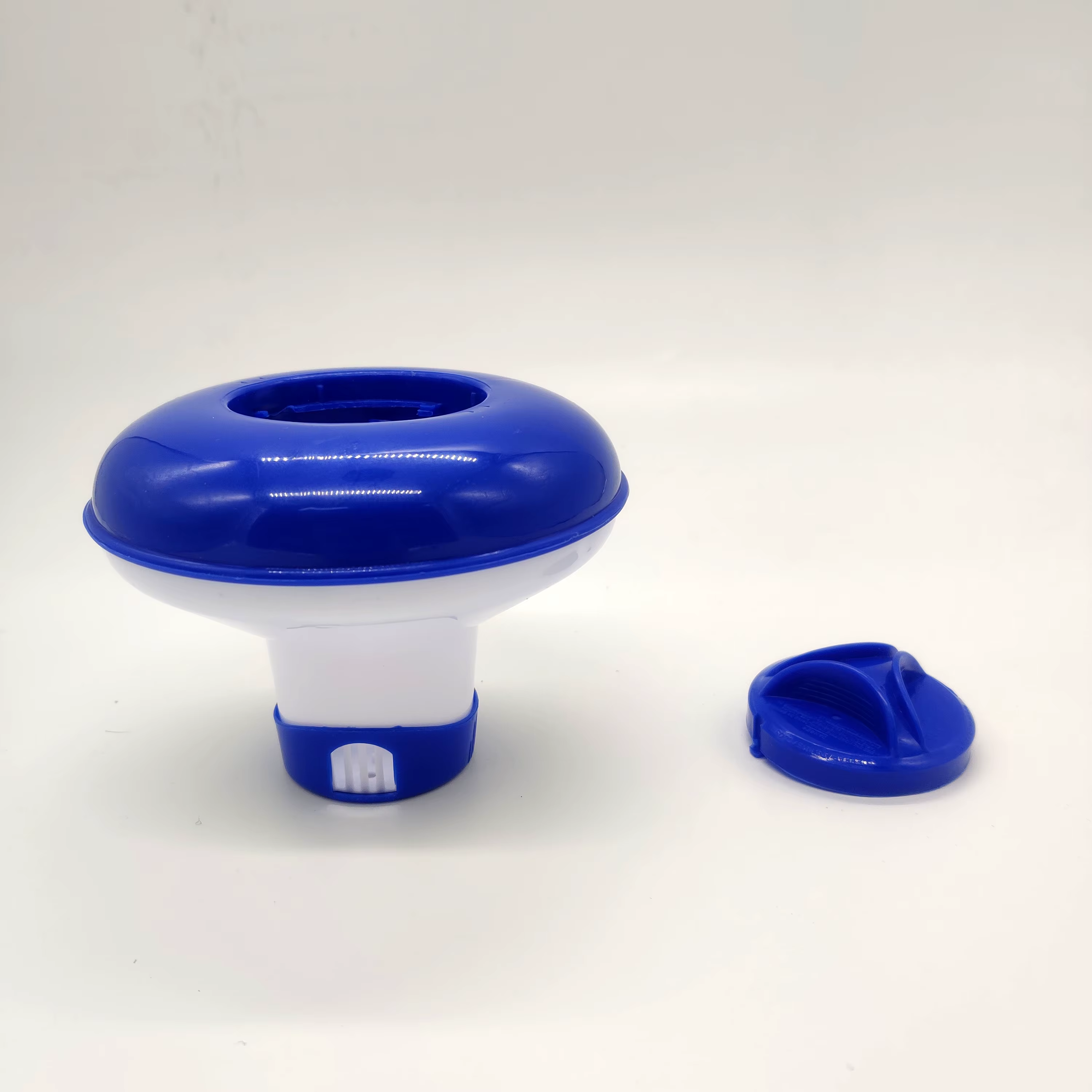 Dispositif de désinfection automatique flottant télescopique pour piscine de 5 pouces