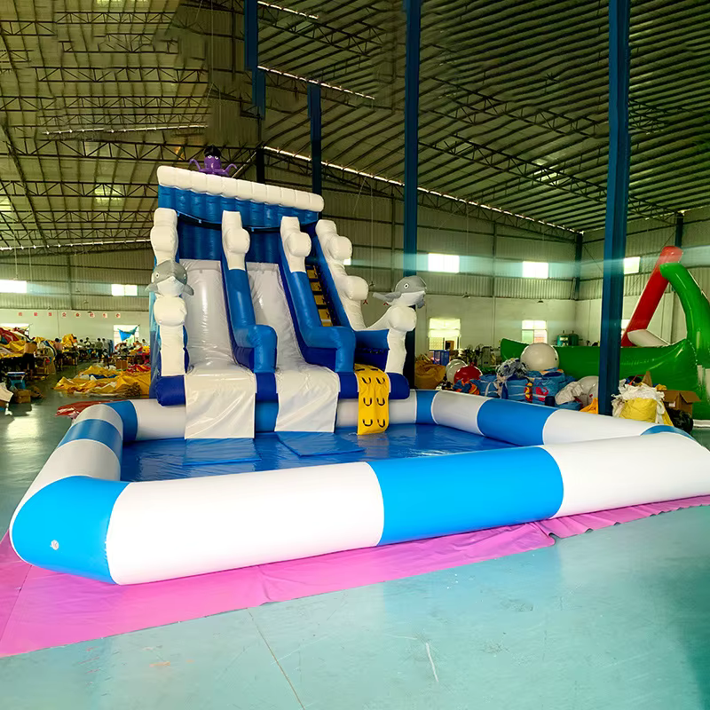 Toboggan aquatique gonflable géant commercial blanc avec piscine