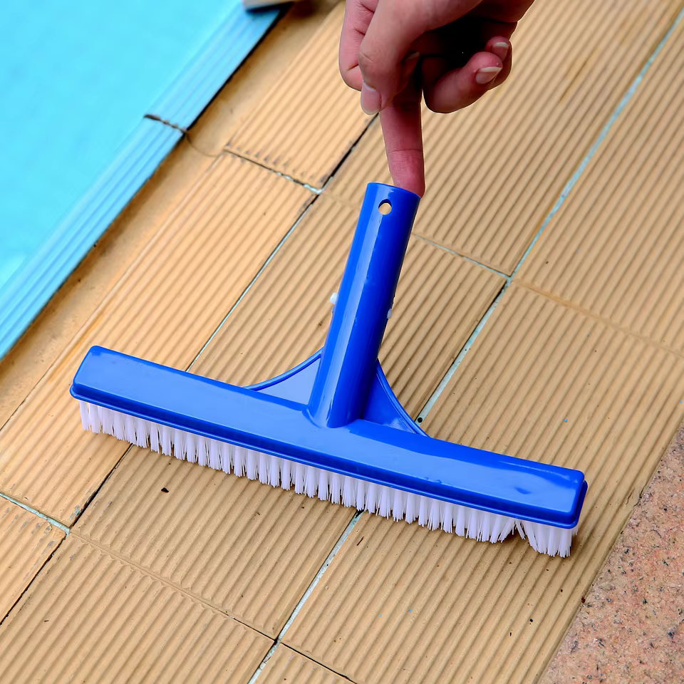 Brosse de nettoyage de piscine en plastique de 10 pouces pour l'entretien des piscines