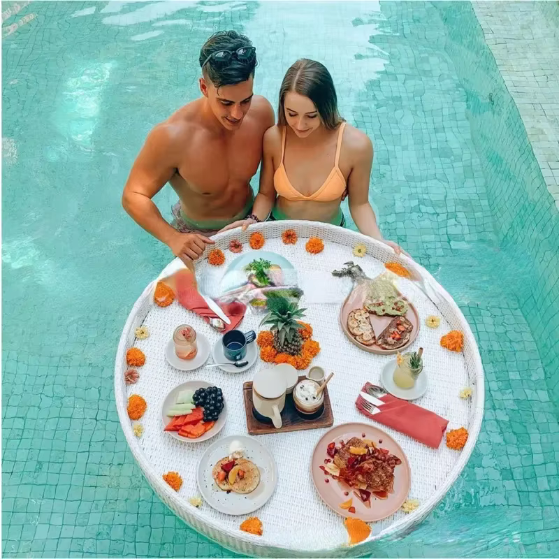 Plateau de petit déjeuner flottant pour piscine