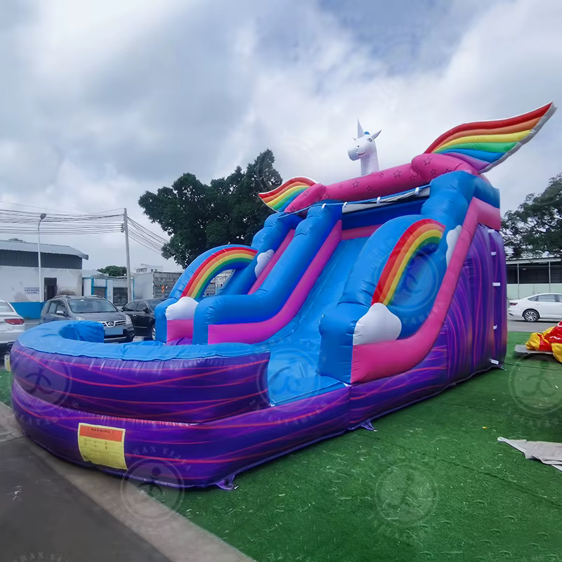 Grand toboggan aquatique gonflable sur le thème de la licorne arc-en-ciel pour filles