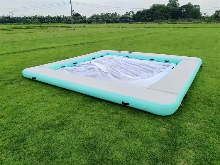 Flotteur d'eau gonflable pour loisirs et piscine de yacht