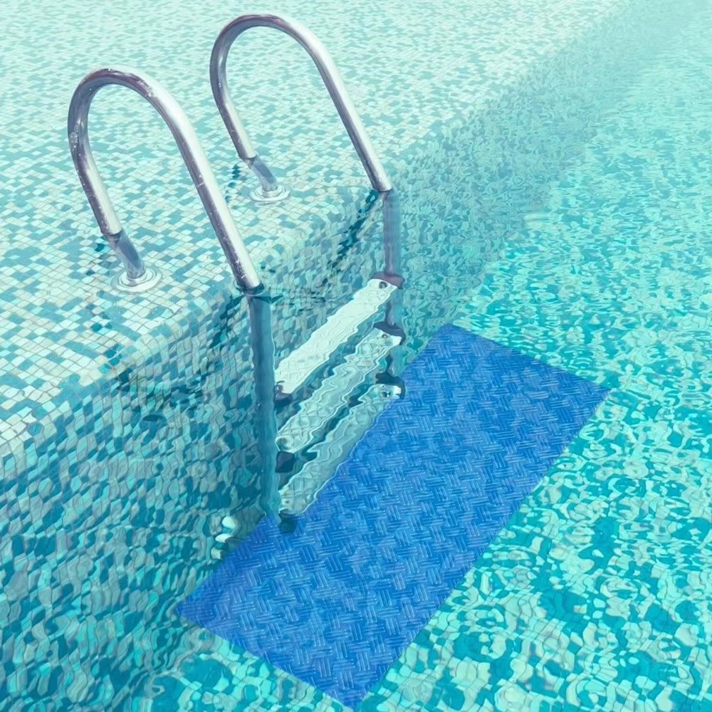Tapis antidérapant pour échelle de piscine