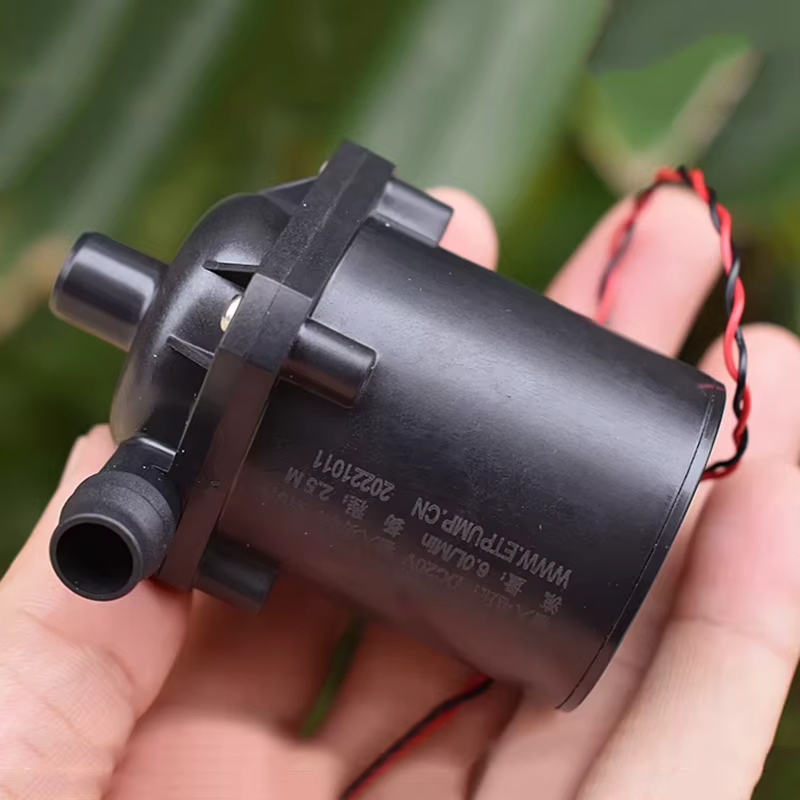 Pompe à eau submersible silencieuse à impulsion centrifuge sans balais DC 18V 20V 24V 432L/H Micro