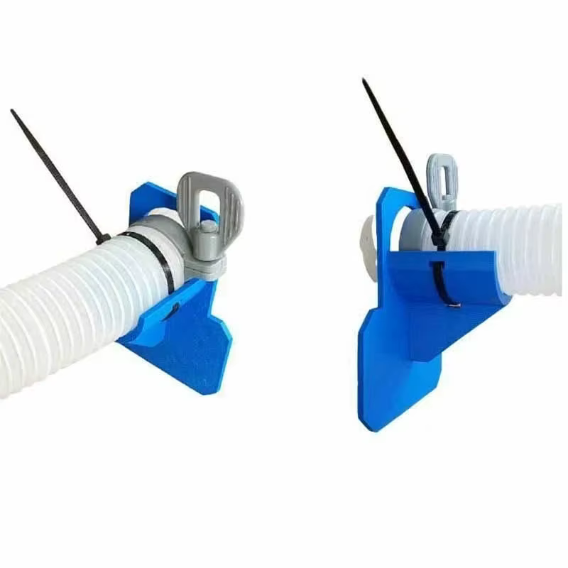 Support de fixation pour tuyau de piscine