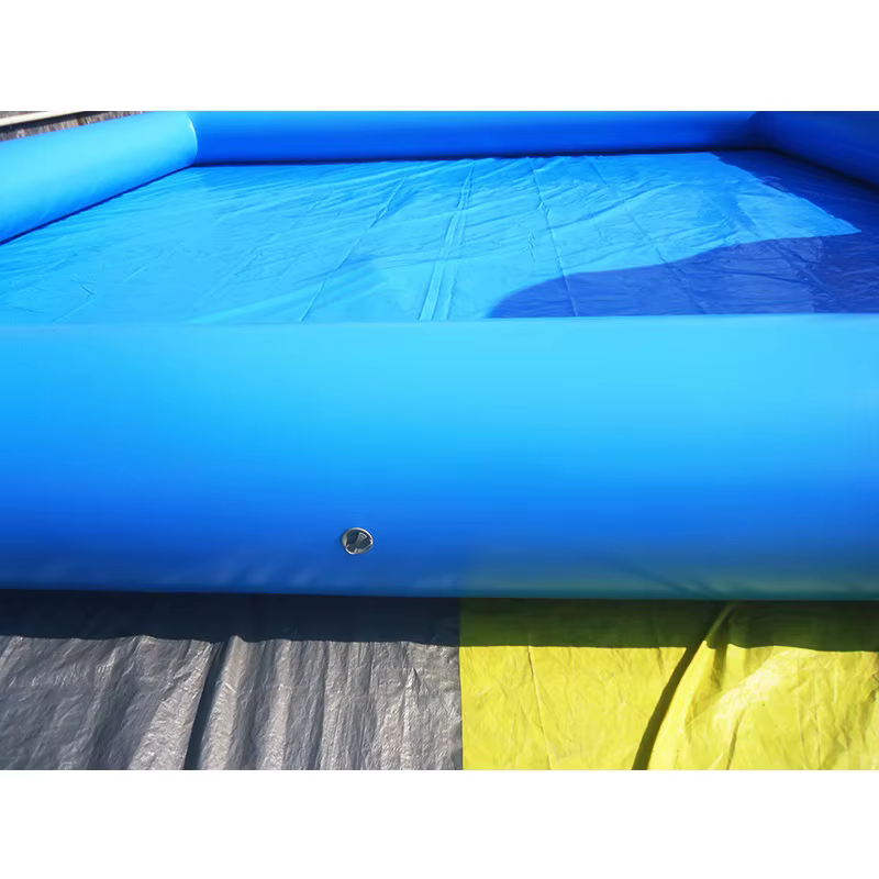 Piscine gonflable familiale extérieure pour jeu d'eau