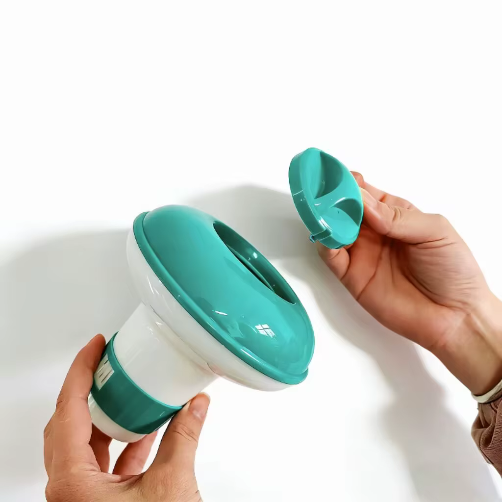 Flotteur chimique pour piscine flottante