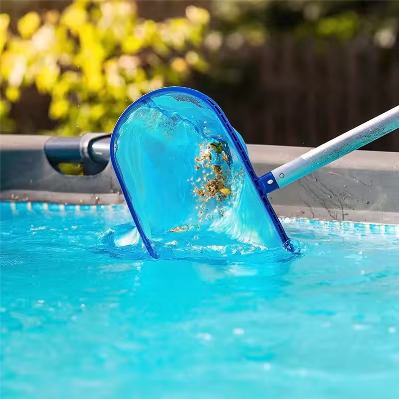 Outil de piscine à ordures