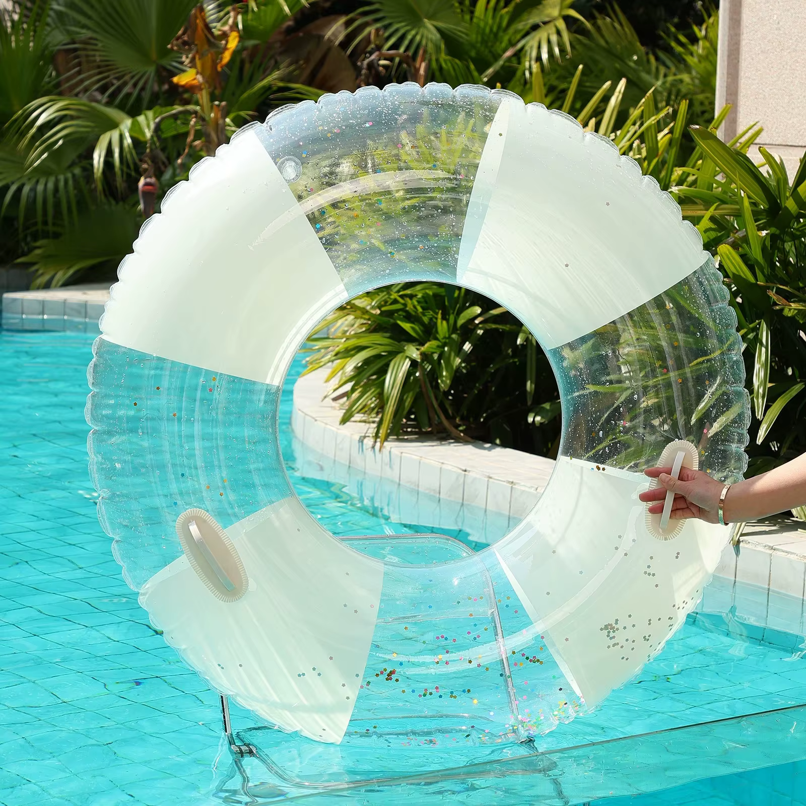 Bouée de piscine minimaliste pour adultes