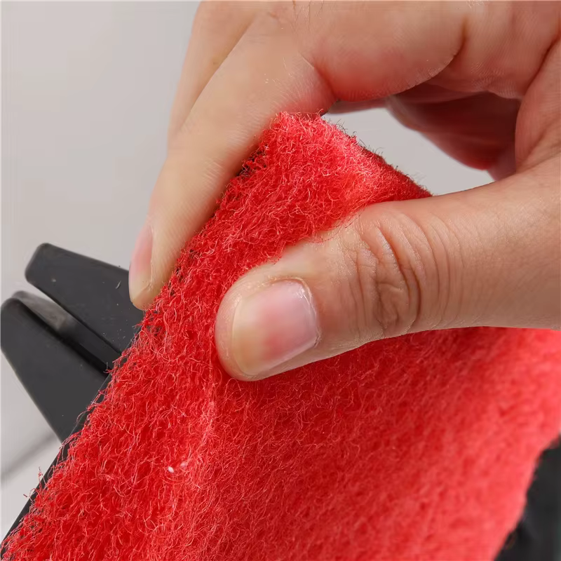 Brosse de nettoyage pour parois de piscine