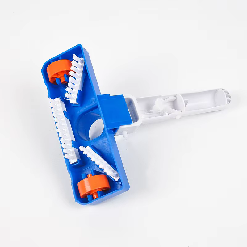 Aspirateur de piscine